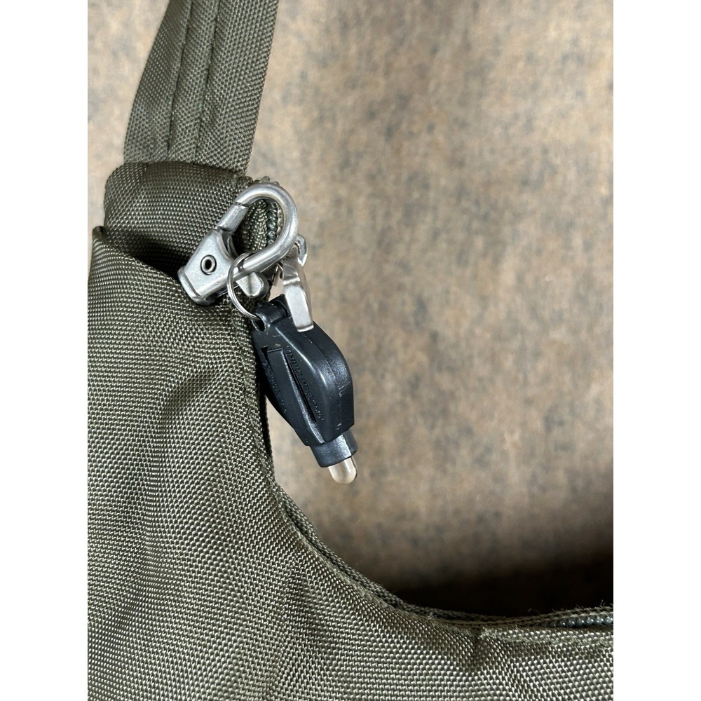 Travelon Anti-Theft Bag, Olive Green, Tan Interior, Great Condition - Picture 5 of 11